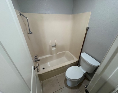 10106 Missel Thrush Dr - Photo Thumbnail 12