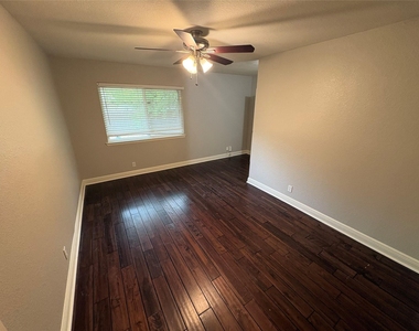 10106 Missel Thrush Dr - Photo Thumbnail 8