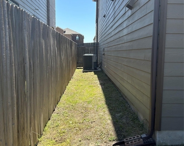 14117 Vigilance St - Photo Thumbnail 25