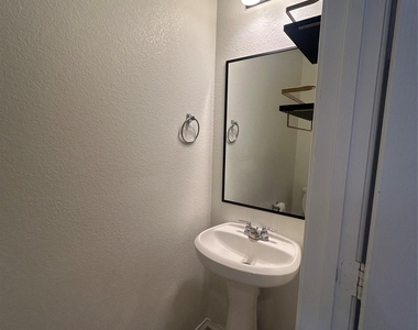 14117 Vigilance St - Photo Thumbnail 10