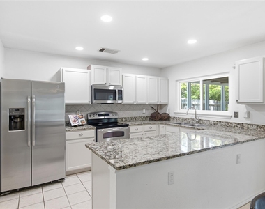 1314 Chalk Ln - Photo Thumbnail 9