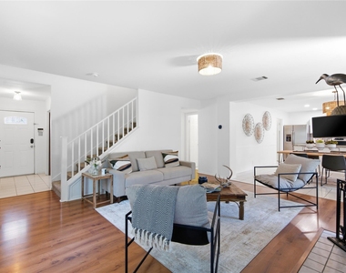 1314 Chalk Ln - Photo Thumbnail 4