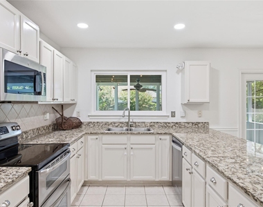 1314 Chalk Ln - Photo Thumbnail 10