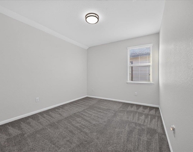 617 Cortona Ln - Photo Thumbnail 23