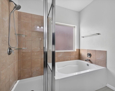 617 Cortona Ln - Photo Thumbnail 17