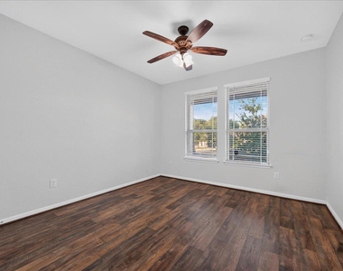 617 Cortona Ln - Photo Thumbnail 21