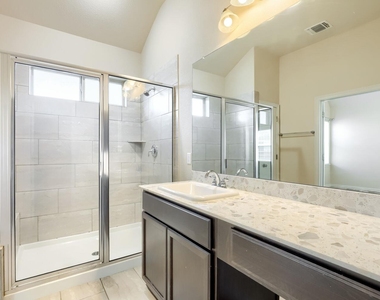 2501 Meyer Cv - Photo Thumbnail 6