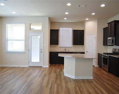 2501 Meyer Cv - Photo Thumbnail 2