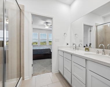 685 Papaya Dr - Photo Thumbnail 5