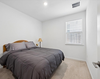 685 Papaya Dr - Photo Thumbnail 6