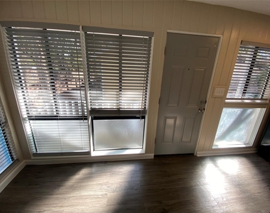 3010 Fruth St St - Photo Thumbnail 9