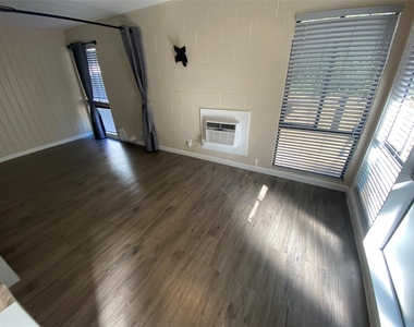 3010 Fruth St St - Photo Thumbnail 6