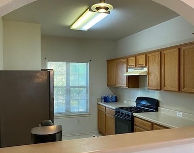 810 North Creek Blvd - Photo Thumbnail 1