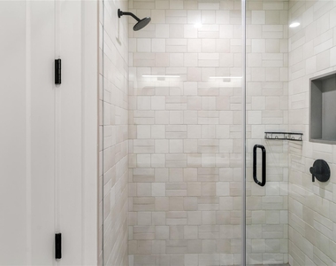 84 East Ave - Photo Thumbnail 14