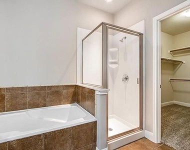 6705 Covered Bridge Dr - Photo Thumbnail 4