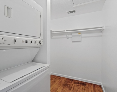 1307 Concho St - Photo Thumbnail 15
