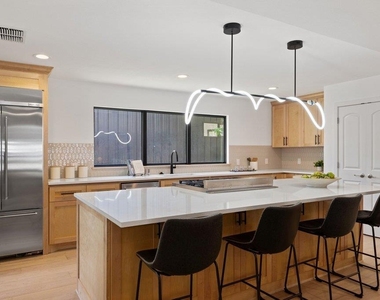 2503 Rockingham Dr - Photo Thumbnail 10