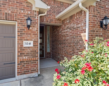 3241 Aurelia Ln - Photo Thumbnail 6