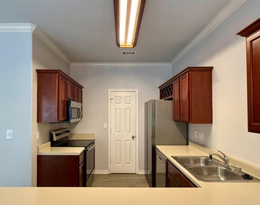 12250 Abbey Glen Ln - Photo Thumbnail 15