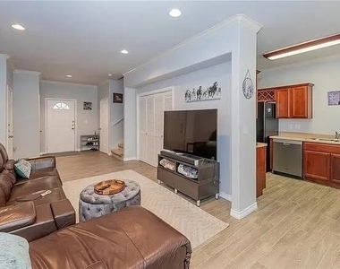 12250 Abbey Glen Ln - Photo Thumbnail 2