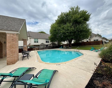 12250 Abbey Glen Ln - Photo Thumbnail 17