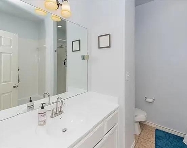 12250 Abbey Glen Ln - Photo Thumbnail 10