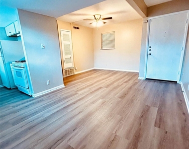 4410 Avenue F - Photo Thumbnail 6