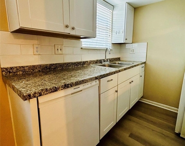 4410 Avenue F - Photo Thumbnail 9