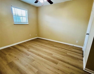 4410 Avenue F - Photo Thumbnail 12