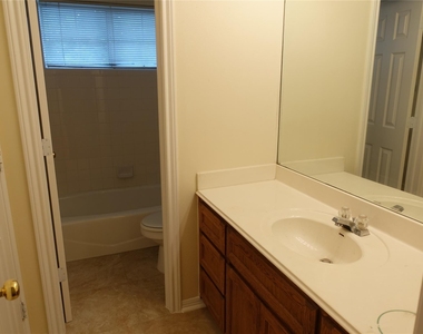 2928 Thrushwood Dr - Photo Thumbnail 30