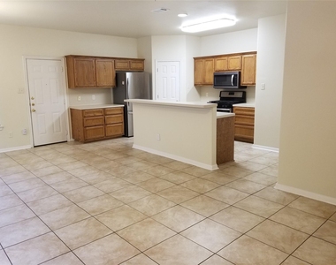 2928 Thrushwood Dr - Photo Thumbnail 5