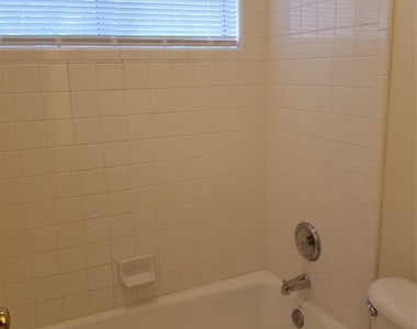 2928 Thrushwood Dr - Photo Thumbnail 15