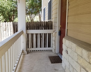 2928 Thrushwood Dr - Photo Thumbnail 3