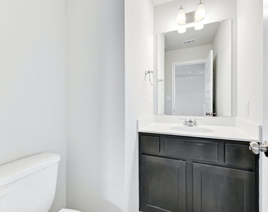 1021 Kerrwood Way - Photo Thumbnail 12