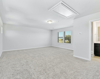 1021 Kerrwood Way - Photo Thumbnail 11