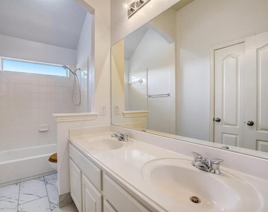 3604 Rams Horn Way - Photo Thumbnail 17