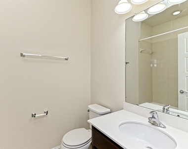 6814 E Riverside Dr - Photo Thumbnail 18