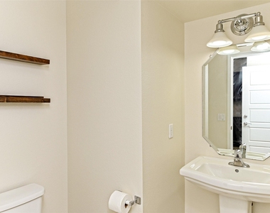 6814 E Riverside Dr - Photo Thumbnail 21