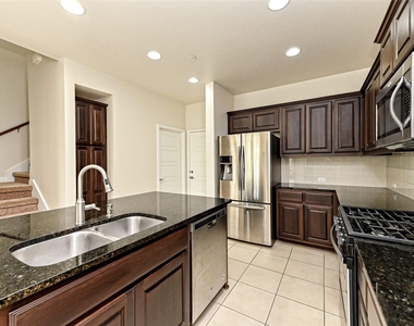 6814 E Riverside Dr - Photo Thumbnail 9