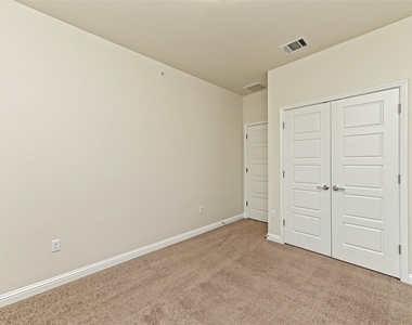6814 E Riverside Dr - Photo Thumbnail 17