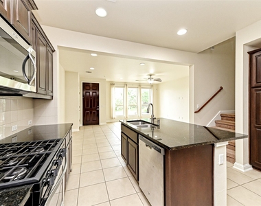 6814 E Riverside Dr - Photo Thumbnail 8