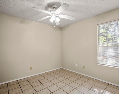 8807 Pineridge Dr - Photo Thumbnail 12