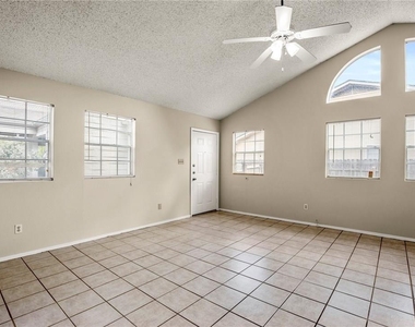 8807 Pineridge Dr - Photo Thumbnail 6