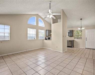 8807 Pineridge Dr - Photo Thumbnail 3
