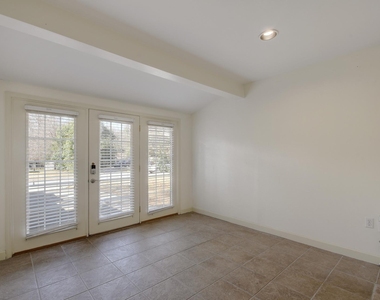 1909 Winsted Ln - Photo Thumbnail 13