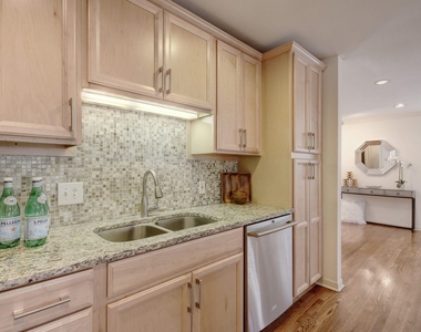 1909 Winsted Ln - Photo Thumbnail 12