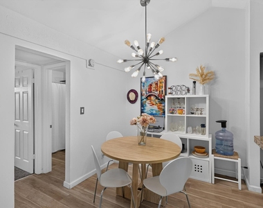3018 S 1st St - Photo Thumbnail 7