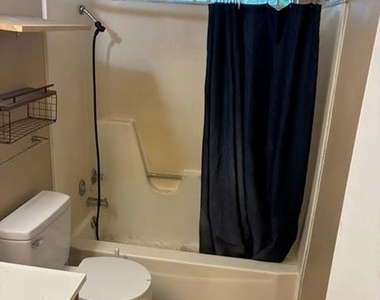 208 N Vanderveer St - Photo Thumbnail 5