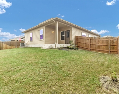 1013 Gaelic Dr - Photo Thumbnail 19