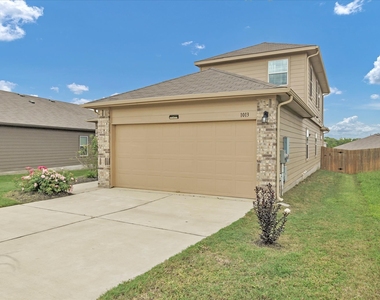 1013 Gaelic Dr - Photo Thumbnail 1